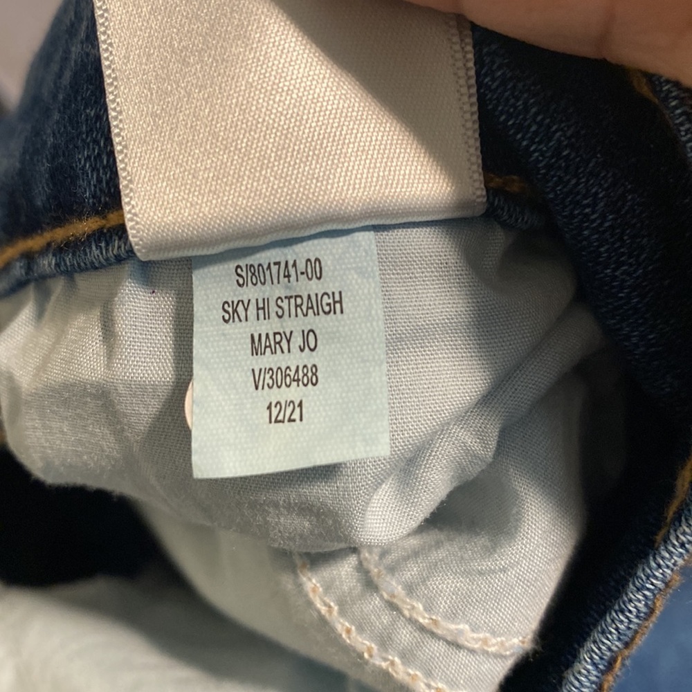 Old Navy Extra High Rise Ski Hi Straight Button Fly Secret Smooth Pockets Jeans - Picture 6 of 9